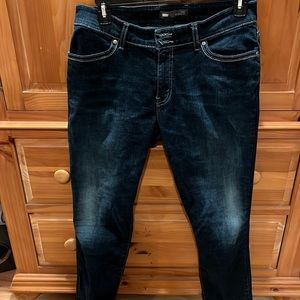 Blue Levi’s 529 curvy skinny leg fairly new size 14 inseam 29
